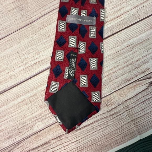 Men's Silk Neck Tie Geoffrey Beane Made USA Italy Geometric 3 3/4 X 57 - Picture 4 of 5